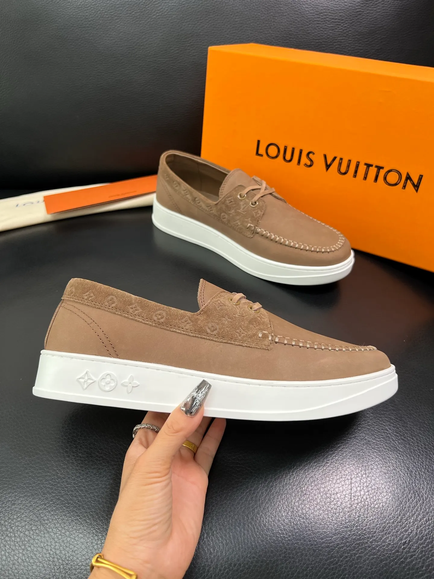 Men's shoes 💰780 Lv top purchasing agent Louis Vuitton, slip-on sports shoes counter synchronization, uppers imported from Italy, high-quality splicing colorful and complex handicrafts, imported cowhide pads are soft and comfortable, soles: original soles specially provided by the original factory, T men's shoes 💰U exclusive movable molded soles are super comfortable, original and single goods, high quality, you can go in and out of the counter at will, welcome to compare, code number 39-44 (customized 38 45)85856